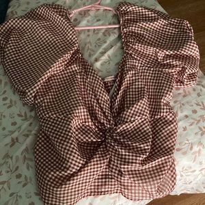 Cute cross crop top !